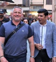 Former English Test cricketer visits Lahore bazaars