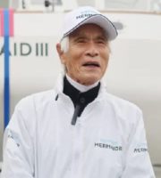 Talks of an elderly man crossing the Pacific Ocean alone