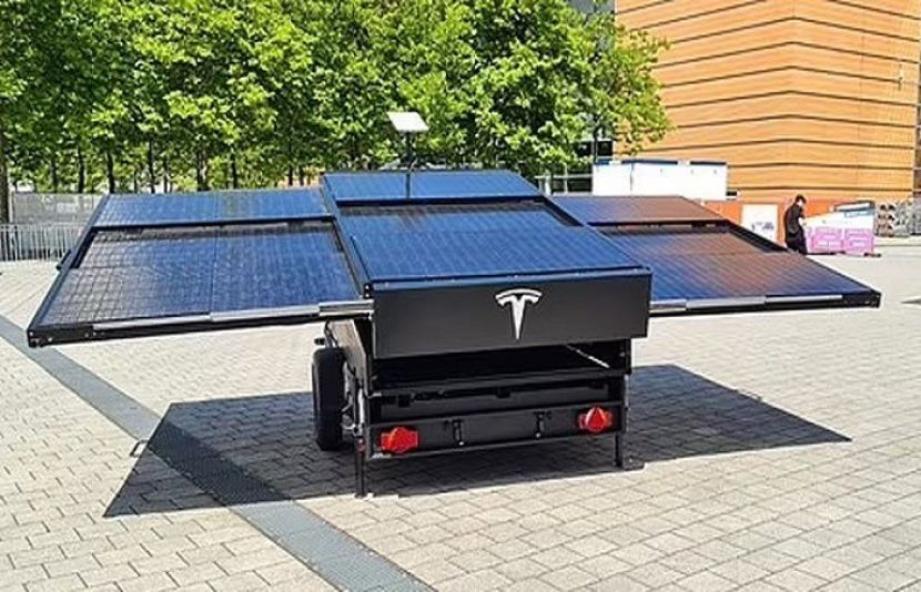 Solar panel installed in an electric car to charge the